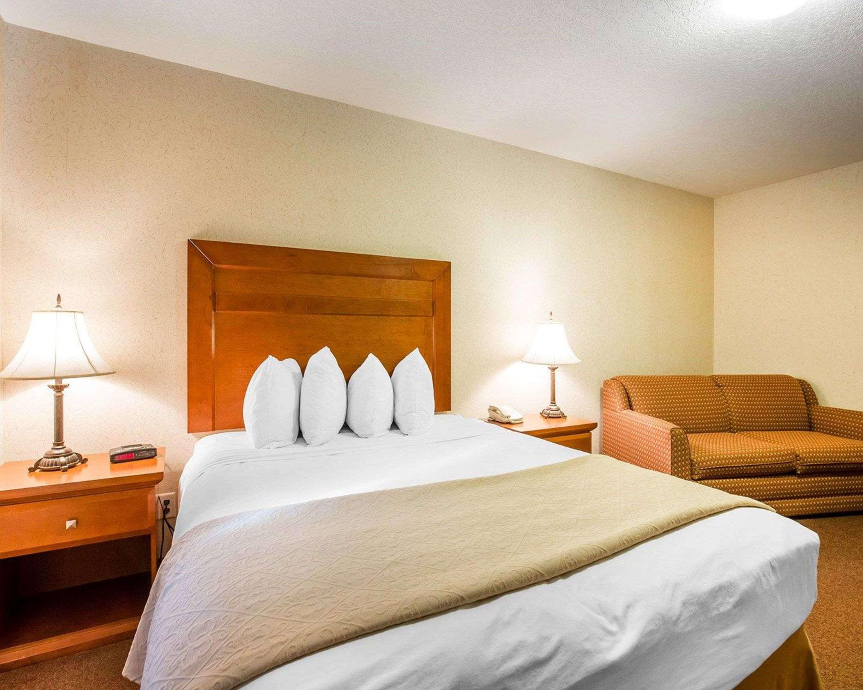 Quality Inn & Suites Lethbridge Esterno foto