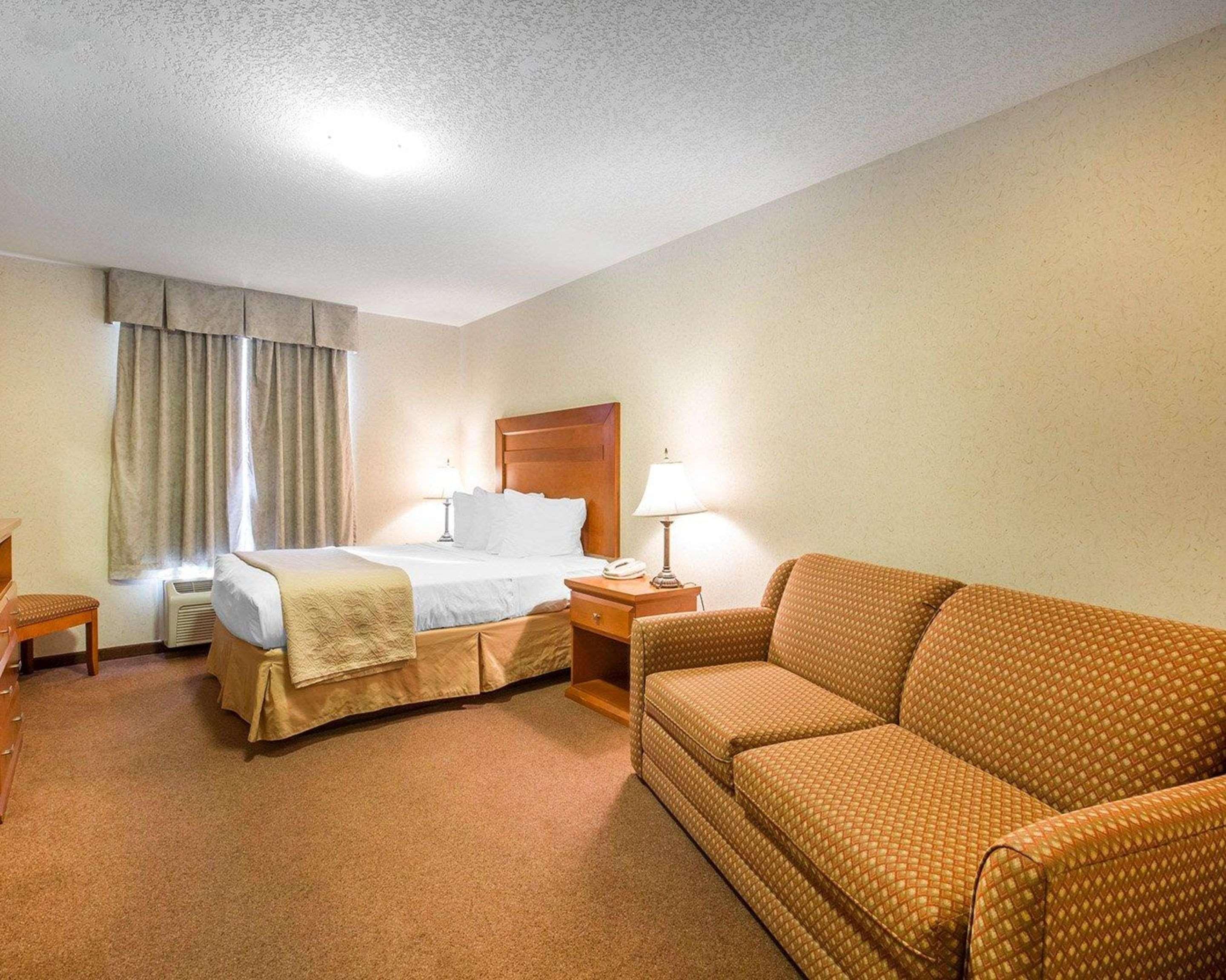 Quality Inn & Suites Lethbridge Esterno foto