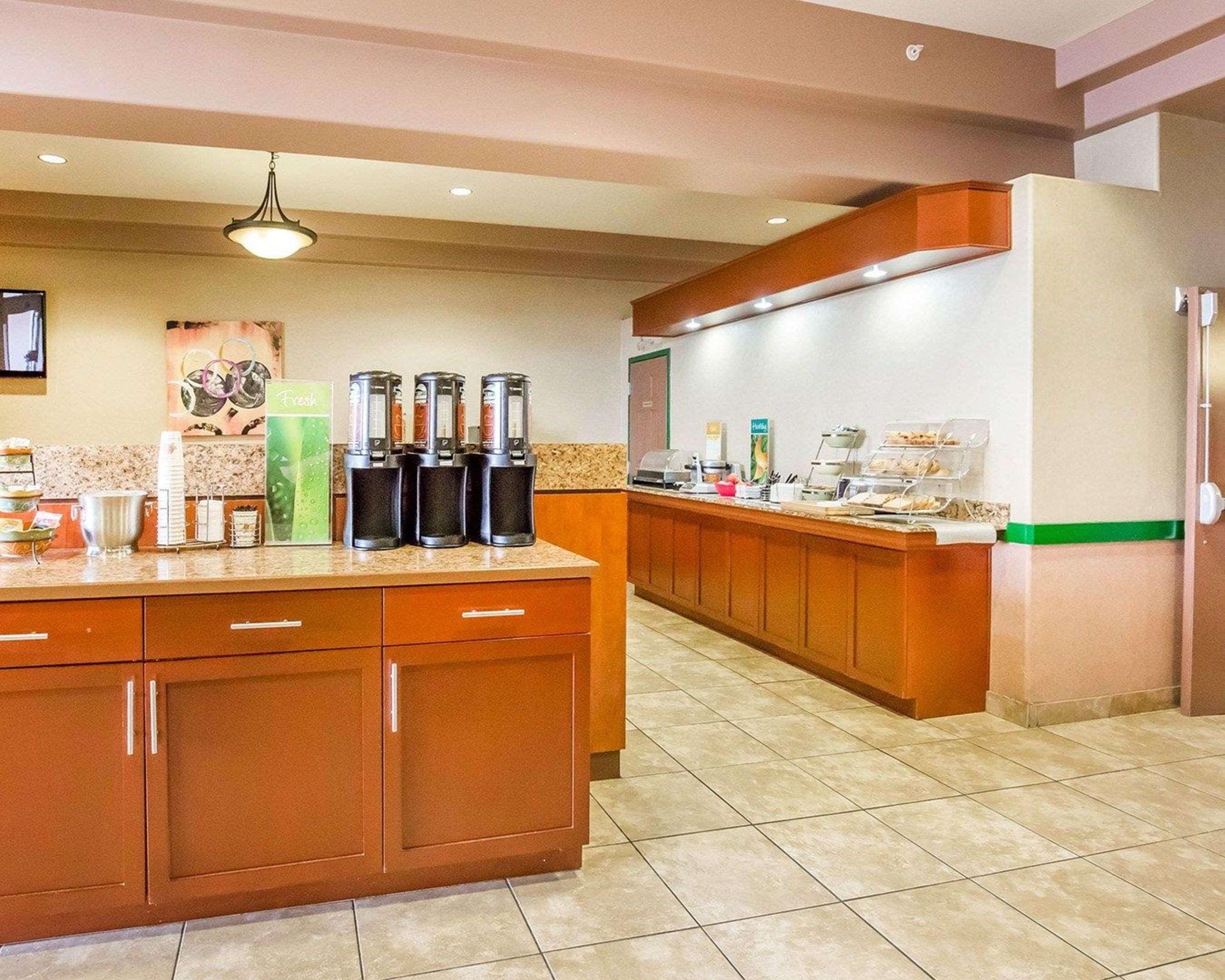 Quality Inn & Suites Lethbridge Esterno foto
