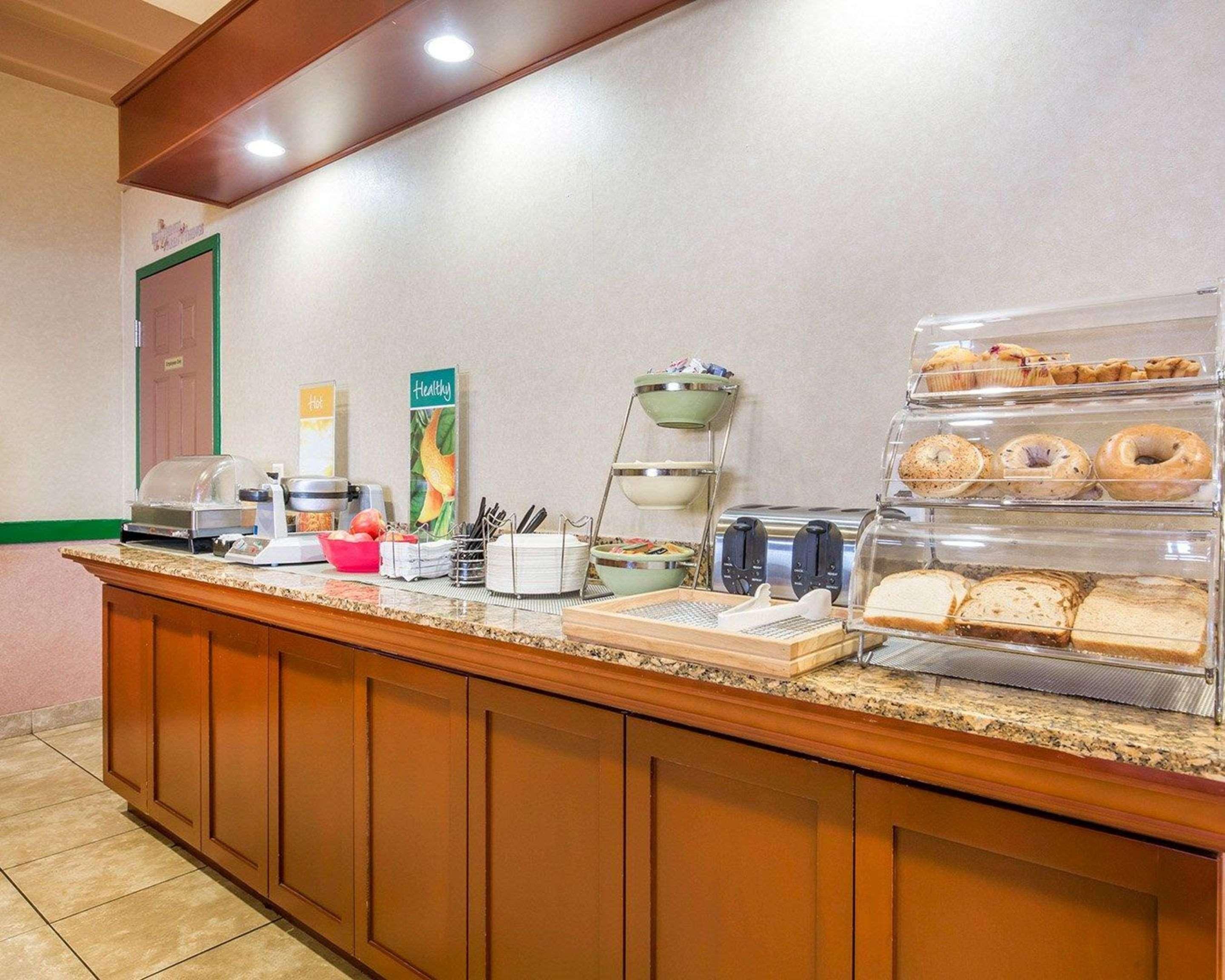 Quality Inn & Suites Lethbridge Esterno foto