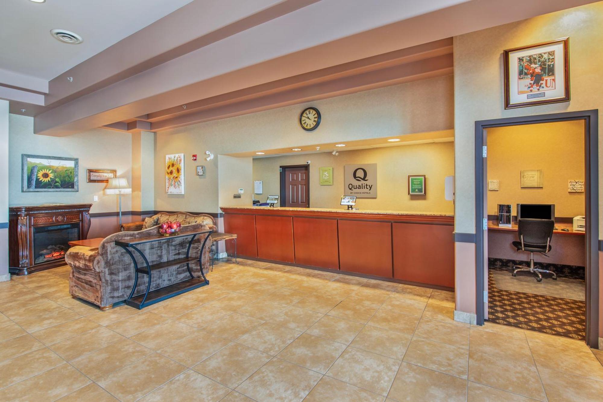 Quality Inn & Suites Lethbridge Esterno foto