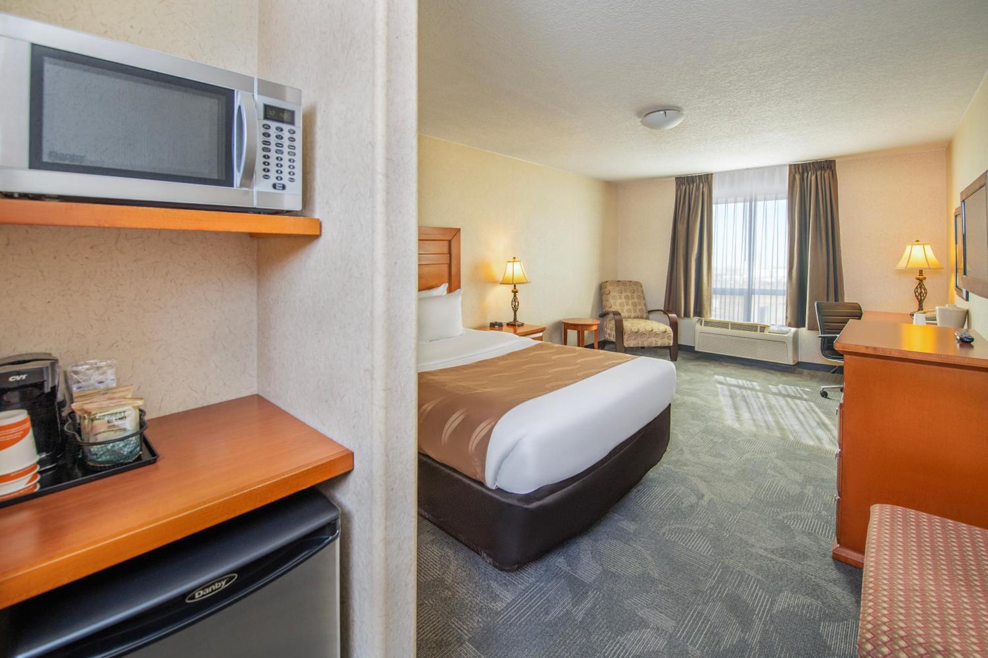 Quality Inn & Suites Lethbridge Esterno foto