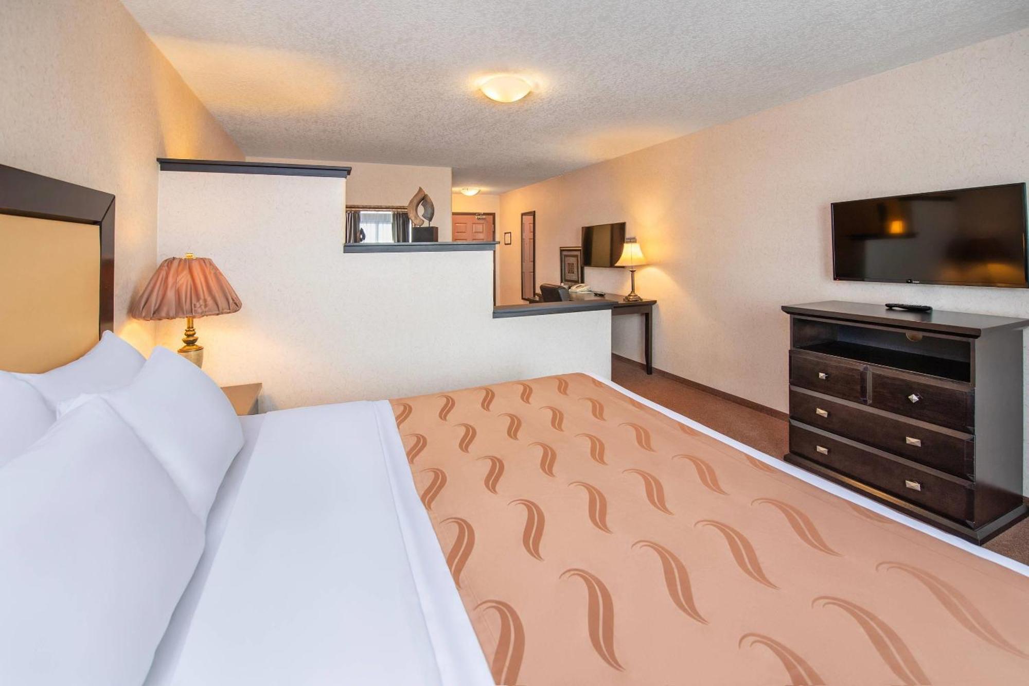 Quality Inn & Suites Lethbridge Esterno foto