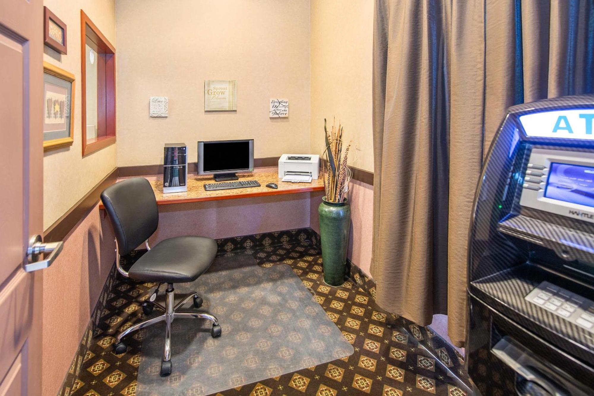 Quality Inn & Suites Lethbridge Esterno foto