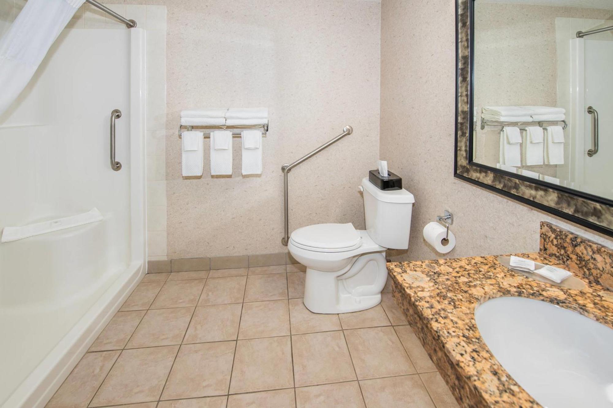Quality Inn & Suites Lethbridge Esterno foto