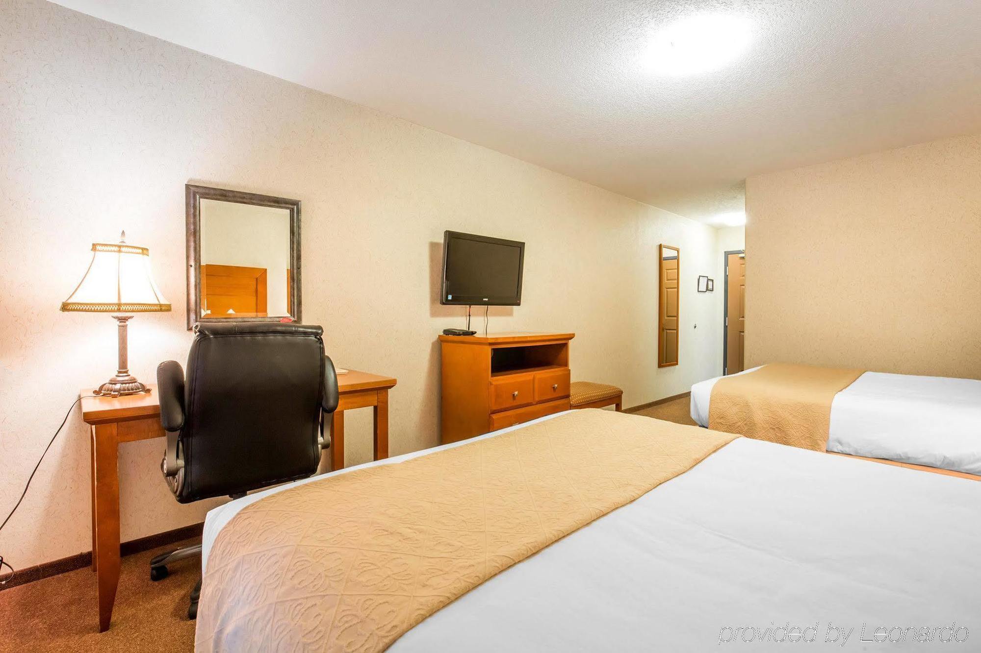 Quality Inn & Suites Lethbridge Esterno foto