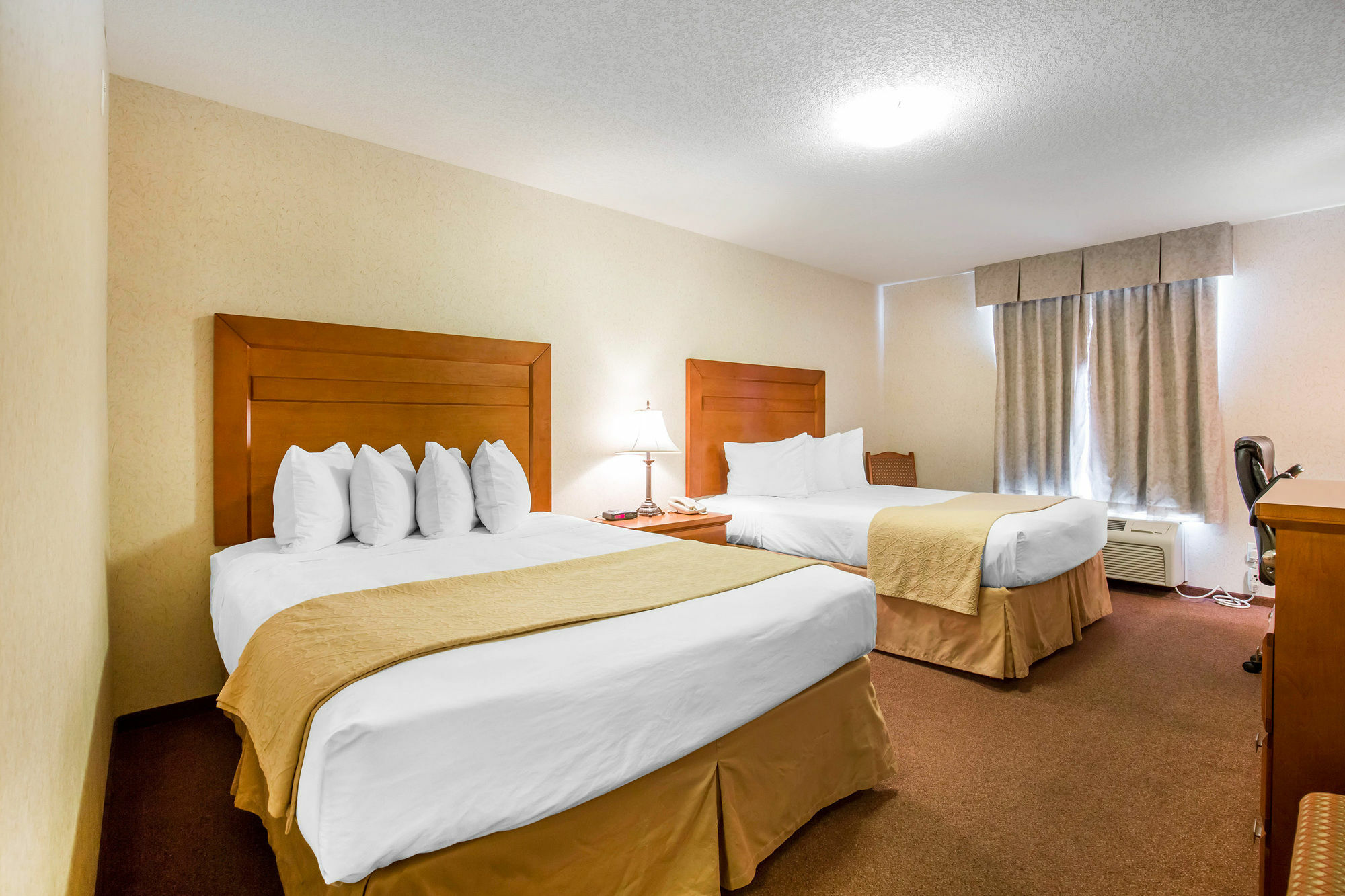 Quality Inn & Suites Lethbridge Esterno foto